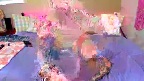 Snapshot of koramarina chatting on 11.18.25 KORA MARiNA online show from 11.18.25