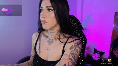 Snapshot of korolovaa chatting on 11.08.25 korolova online show from 11.08.25