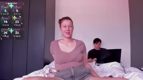 Snapshot of kortney_williams chatting on 09.30.25 Twiix online show from 09.30.25
