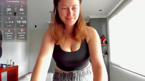 Snapshot of kortney_williams chatting on 11.03.25 Twiix online show from 11.03.25