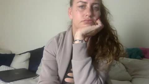 Snapshot of koyoteej chatting on 01.15.25 koyoteej online show from 01.15.25