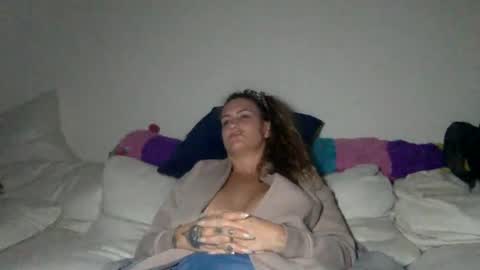 Snapshot of koyoteej chatting on 03.09.25 koyoteej online show from 03.09.25