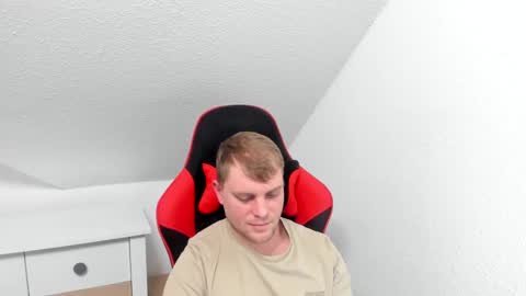 Snapshot of kozik1992 chatting on 02.14.25 Bartek online show from 02.14.25