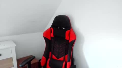 Snapshot of kozik1992 chatting on 10.27.25 Bartek online show from 10.27.25