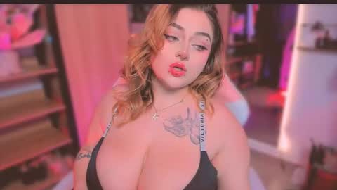 Snapshot of kpayton99 chatting on 01.16.26 Khloe online show from 01.16.26