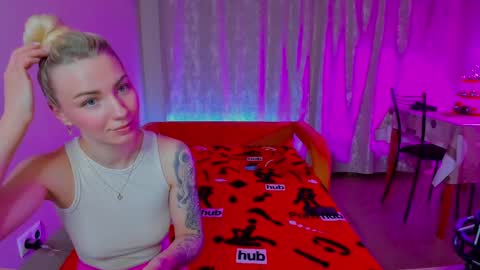 Snapshot of kratoslisandra chatting on 03.02.25 Lisandra online show from 03.02.25