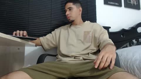 Snapshot of kratoswolf chatting on 01.10.26 kratoswolf online show from 01.10.26