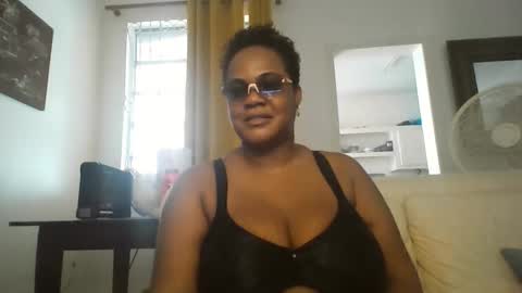 KreamyCherry online show from 10.04.25