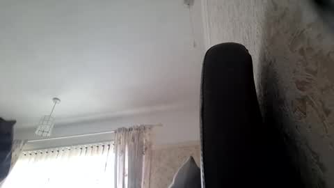 Snapshot of kripijs2 chatting on 10.26.25 kripijs2 online show from 10.26.25