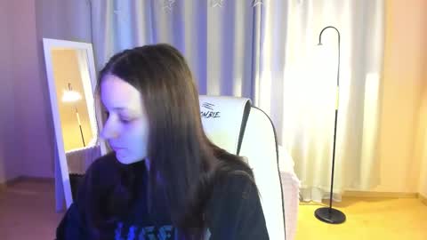 Snapshot of krisdoeil chatting on 02.03.26 krisdoeil online show from 02.03.26