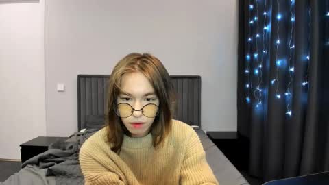 Snapshot of krisfemboy chatting on 01.08.26 krisfemboy online show from 01.08.26