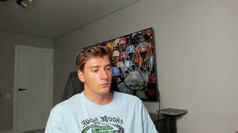 Snapshot of krishort chatting on 06.15.26 krishort online show from 06.15.26