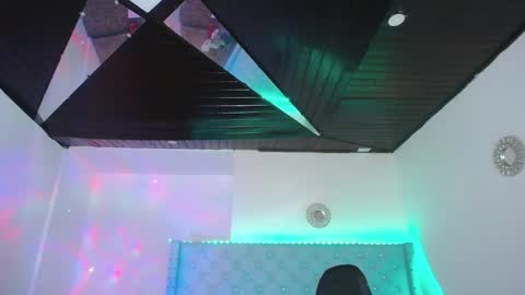 kriss_sweetboobs online show from 01.12.25