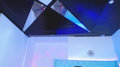 kriss_sweetboobs online show from 01.17.25