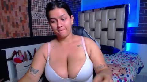 kriss_sweetboobs online show from 09.26.25