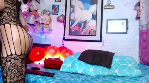 Snapshot of krisstal703358 chatting on 12.18.25 krisstal703358 online show from 12.18.25