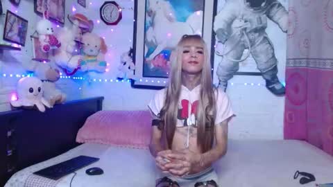 Snapshot of krisstal703358 chatting on 02.14.26 krisstal703358 online show from 02.14.26