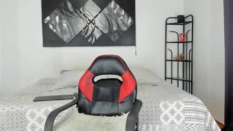 Snapshot of krissyyts chatting on 01.25.25 Andrea online show from 01.25.25