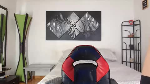 Snapshot of krissyyts chatting on 09.20.25 Andrea online show from 09.20.25