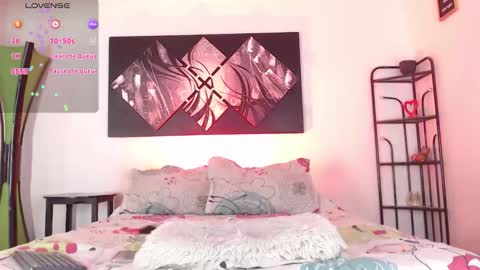 Snapshot of krissyyts chatting on 10.18.25 Andrea online show from 10.18.25