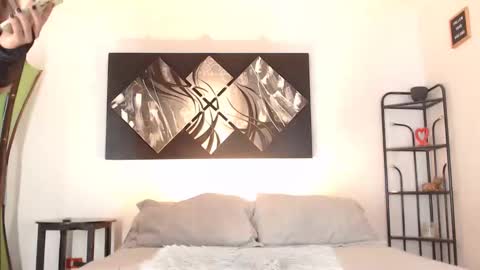 Snapshot of krissyyts chatting on 10.21.25 Andrea online show from 10.21.25