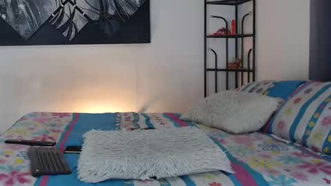 Snapshot of krissyyts chatting on 11.06.25 Andrea online show from 11.06.25