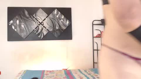 Snapshot of krissyyts chatting on 11.08.25 Andrea online show from 11.08.25