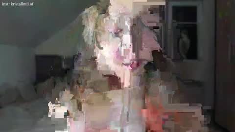 Snapshot of kristallmii_premium chatting on 12.21.25 kristallmii_premium online show from 12.21.25
