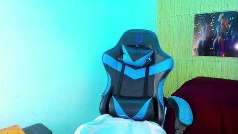 Snapshot of kristel_19 chatting on 09.20.25 KRISTEL online show from 09.20.25