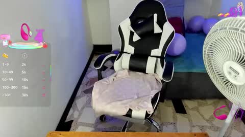 Snapshot of kristel_19 chatting on 10.03.25 KRISTEL online show from 10.03.25