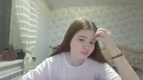 Snapshot of kristiancommes chatting on 07.22.26 Alisa online show from 07.22.26
