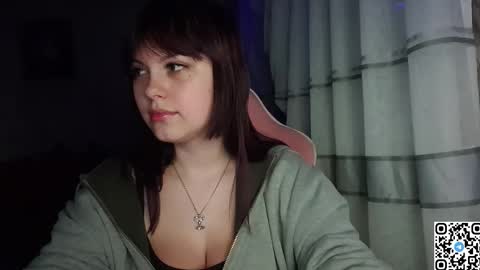 Snapshot of kristibloom chatting on 10.03.25 Christie online show from 10.03.25