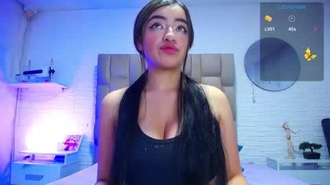 Snapshot of kristin_ramirez chatting on 02.20.25 Kristin online show from 02.20.25