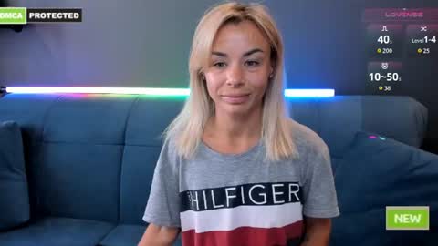 Muscle Queen online show from 07.04.26