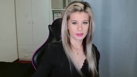 Snapshot of kristineamore chatting on 03.03.26 KristineAmore online show from 03.03.26