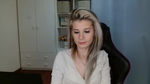 Snapshot of kristineamore chatting on 03.09.26 KristineAmore online show from 03.09.26