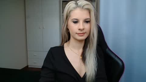 KristineAmore online show from 06.12.26