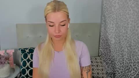 KristyFlowers online show from 04.23.26