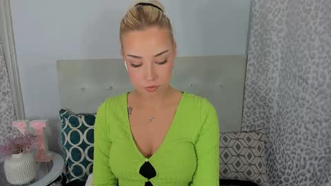 KristyFlowers online show from 04.28.26