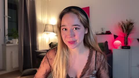 Snapshot of kristyspiritedaway chatting on 12.24.24 Kristy Nip slip shady  Best model on CB  online show from 12.24.24