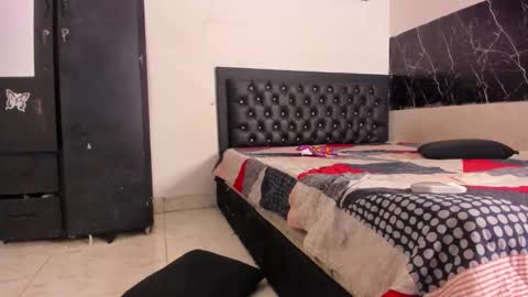 krixty online show from 10.30.25