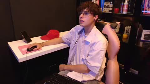 Snapshot of krown_nox chatting on 05.25.26 krown_nox online show from 05.25.26