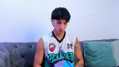Snapshot of kroywave chatting on 05.12.26 Kroy Wave Muscle Tattoos Latino online show from 05.12.26