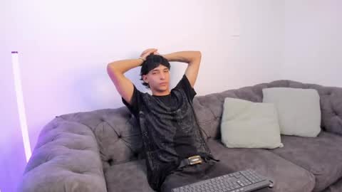 Snapshot of kroywave chatting on 05.14.26 Kroy Wave Muscle Tattoos Latino online show from 05.14.26
