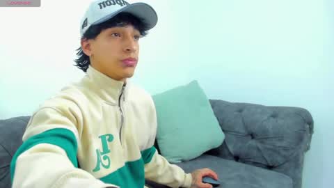 Snapshot of kroywave chatting on 06.02.26 Kroy Wave Muscle Tattoos Latino online show from 06.02.26