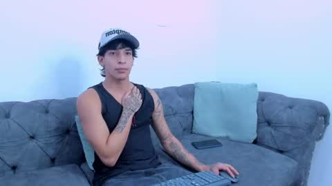 Snapshot of kroywave chatting on 06.14.26 Kroy Wave Muscle Tattoos Latino online show from 06.14.26