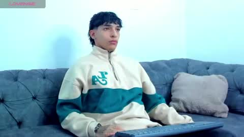 Snapshot of kroywave chatting on 06.21.26 Kroy Wave Muscle Tattoos Latino online show from 06.21.26