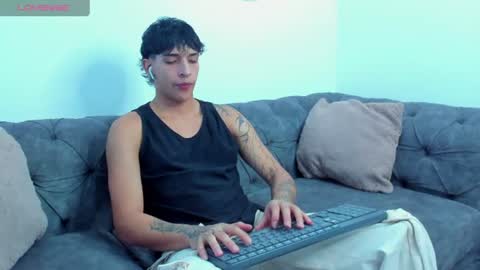 Snapshot of kroywave chatting on 06.22.26 Kroy Wave Muscle Tattoos Latino online show from 06.22.26