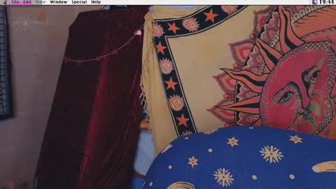 Snapshot of kryptosworld chatting on 02.19.25 Krypto online show from 02.19.25