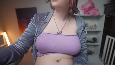 Snapshot of krystalsyxx chatting on 02.24.25 Krystal Syx online show from 02.24.25